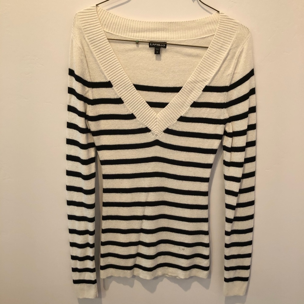 Express White/Black Stripe V-Neck Sweater Small